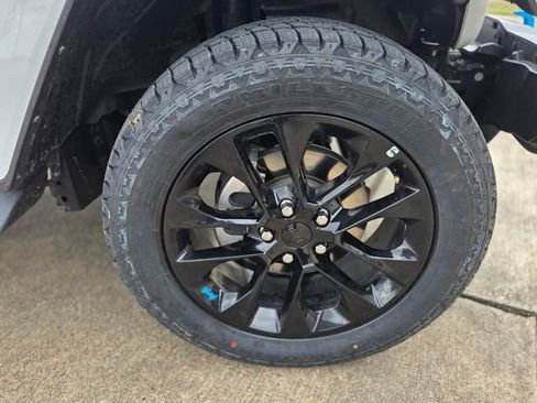 Used 2022 Jeep Wrangler Unlimited Sahara w/ Cold Weather Group image 12