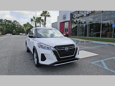 Used 2025 Nissan Kicks Play S FWD image 19