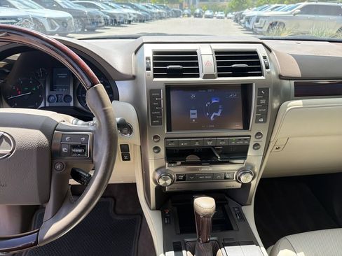 Used 2017 Lexus GX 460 Premium AWD/4WD image 24