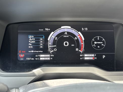 Used 2026 Toyota Tundra Limited AWD/4WD image 30