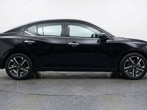 Used 2025 Nissan Sentra SV image 11