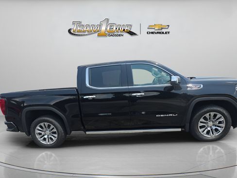 Used 2025 GMC Sierra 1500 Denali w/ Technology Package AWD/4WD image 9