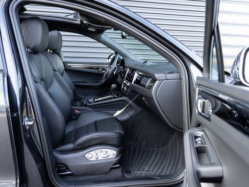 New 2026 Porsche Macan image 33
