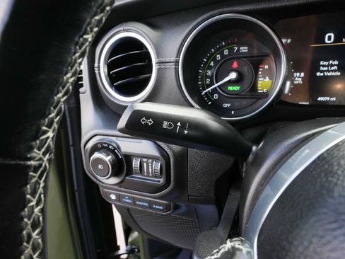 Used 2021 Jeep Wrangler Unlimited Sahara w/ Cold Weather Group AWD/4WD image 22
