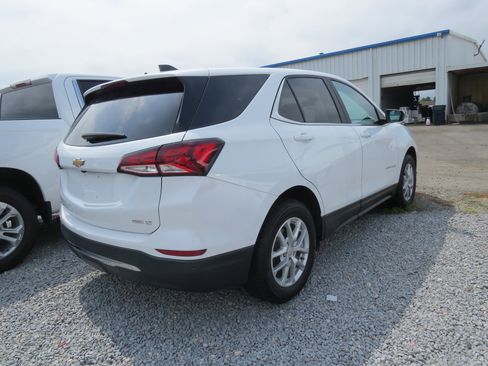 Used 2023 Chevrolet Equinox LT w/ Driver Convenience Package image 12