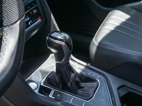 Used 2022 Volkswagen Tiguan SE R-Line FWD image 13