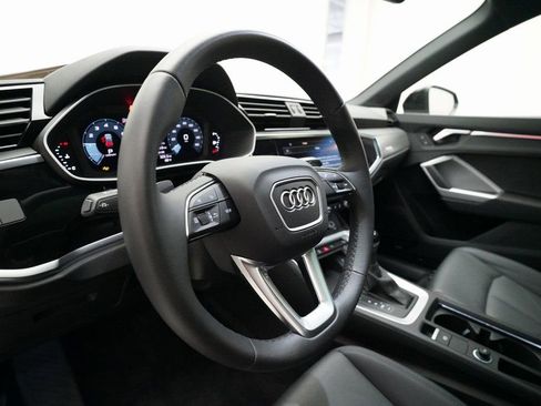 Used 2025 Audi Q3 2.0T Premium Plus w/ Premium Plus Package image 19