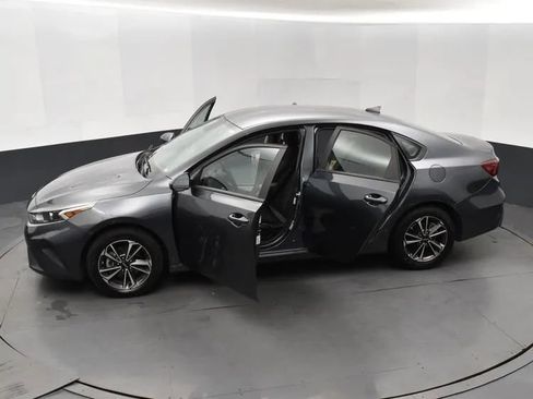 Used 2024 Kia Forte LXS FWD image 7