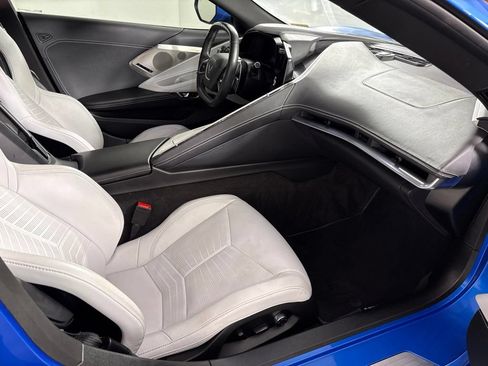 Used 2024 Chevrolet Corvette Stingray Preferred Cpe w/ Z51 Performance Package RWD image 17