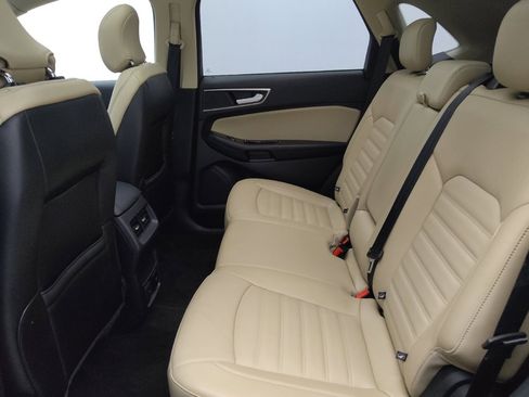 Used 2018 Ford Edge SEL w/ Equipment Group 201A image 18