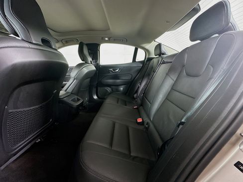 Used 2024 Volvo S60 B5 Plus image 28