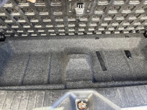 Used 2010 INFINITI QX56 4WD w/ Technology Pkg image 17