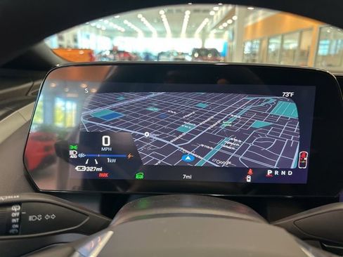 New 2026 Chevrolet Equinox EV LT image 17