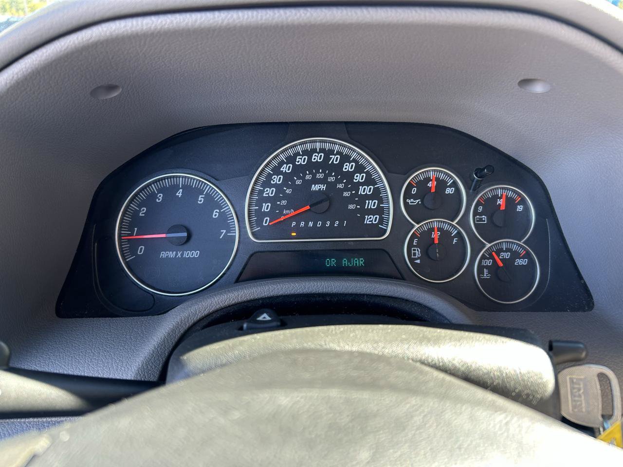 Used 2007 GMC Envoy SLT AWD/4WD image 22