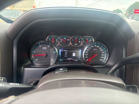 Used 2018 GMC Sierra 2500 SLT w/ Duramax Plus Package AWD/4WD image 18
