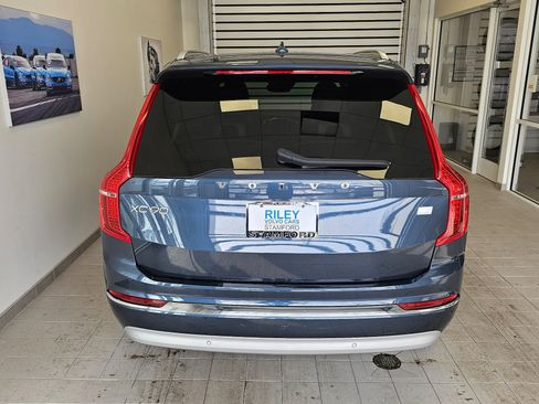 Certified 2022 Volvo XC90 T8 Inscription Expression w/ Advanced Package image 6