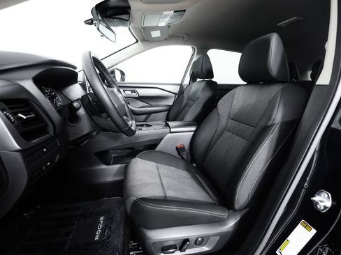 Used 2025 Nissan Rogue SV FWD image 21