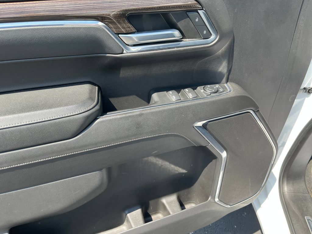 Used 2024 Chevrolet Silverado 1500 LT AWD/4WD image 11
