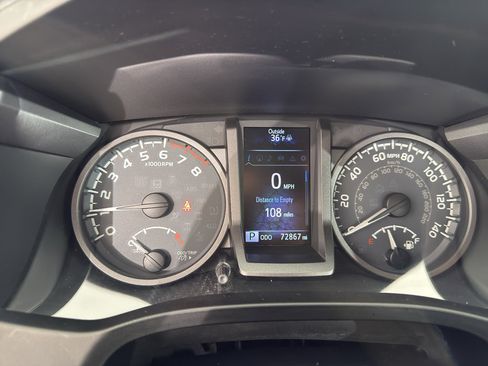 Used 2019 Toyota Tacoma TRD Off-Road image 21