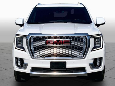 Used 2021 GMC Yukon Denali w/ Denali Ultimate Package AWD/4WD image 3