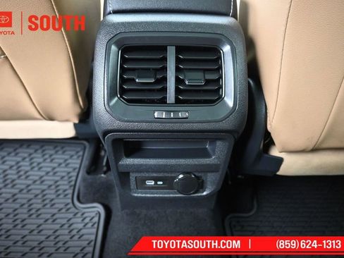 Used 2023 Volkswagen Tiguan SE R-Line FWD image 27