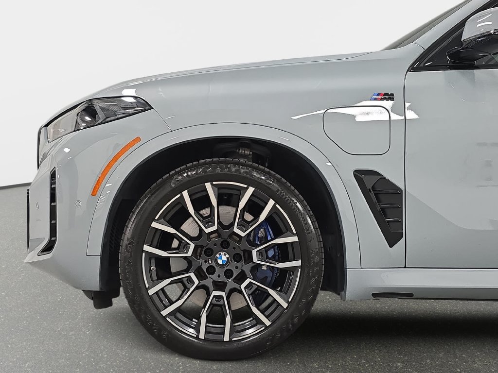 Used 2025 BMW X5 xDrive50e w/ M Sport Package AWD/4WD image 10