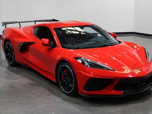 Used 2022 Chevrolet Corvette Stingray Preferred Cpe w/ Z51 Performance Package RWD image 5