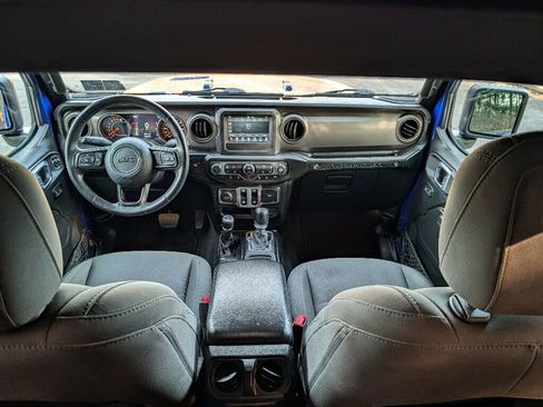 Used 2018 Jeep Wrangler Sport image 19