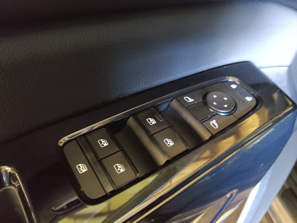 Used 2022 Nissan Pathfinder SV FWD image 27