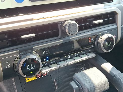 Used 2025 Toyota Tacoma TRD Sport w/ TRD Sport Premium Package AWD/4WD image 17