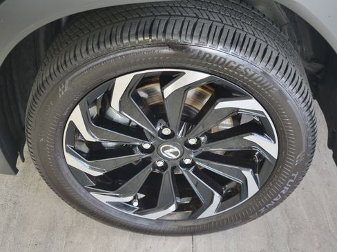 Certified 2025 Lexus UX 300h 300h image 9