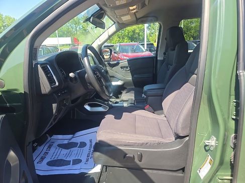 Used 2023 Nissan Frontier SV w/ SV Convenience Package AWD/4WD image 9