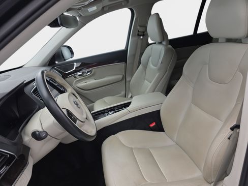 Used 2017 Volvo XC90 T6 Momentum w/ Vision Package AWD/4WD image 16