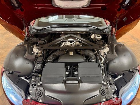 Used 2021 Aston Martin V8 Vantage Roadster image 21