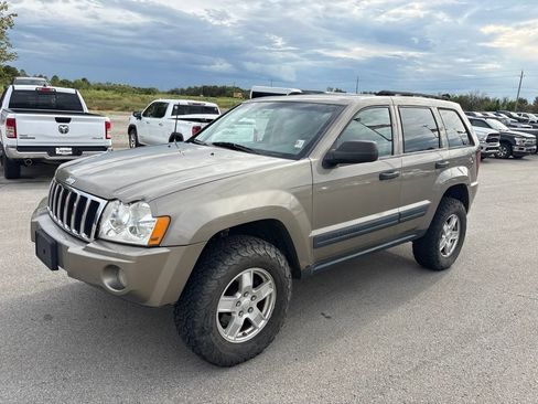Used 2006 Jeep Grand Cherokee Laredo AWD/4WD image 24
