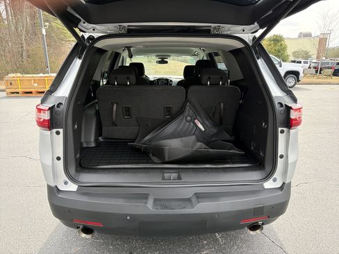 Used 2018 Chevrolet Traverse LT image 19