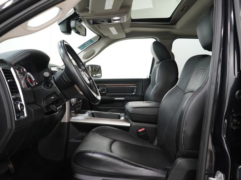 Used 2017 RAM 1500 Laramie w/ Convenience Group AWD/4WD image 24