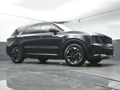 Used 2025 Kia Sorento S w/ Panoramic Sunroof Package FWD image 47