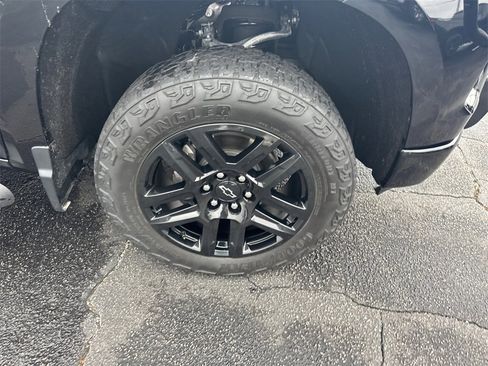 Used 2024 Chevrolet Silverado 1500 LT Trail Boss w/ Convenience Package II image 13