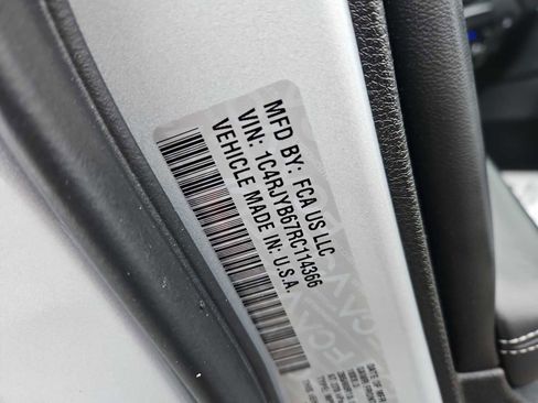 Used 2024 Jeep Grand Cherokee Limited 4xe w/ Luxury Tech Group II image 14