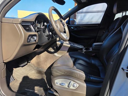 Used 2017 Porsche Macan image 12