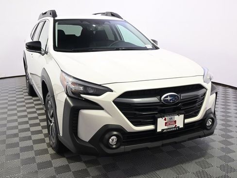 Certified 2025 Subaru Outback Premium AWD/4WD image 9