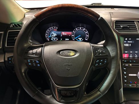 Used 2017 Ford Explorer Platinum AWD/4WD image 29