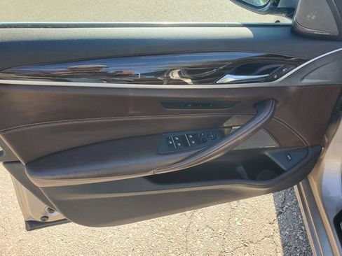 Used 2017 BMW 530i xDrive AWD/4WD image 9