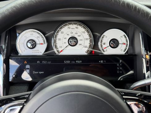 Used 2019 Rolls-Royce Wraith RWD image 31