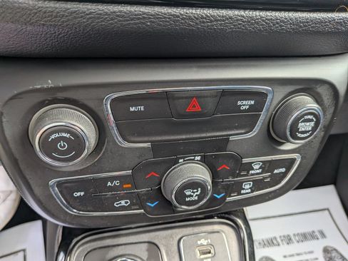 Used 2019 Jeep Compass Limited AWD/4WD image 55