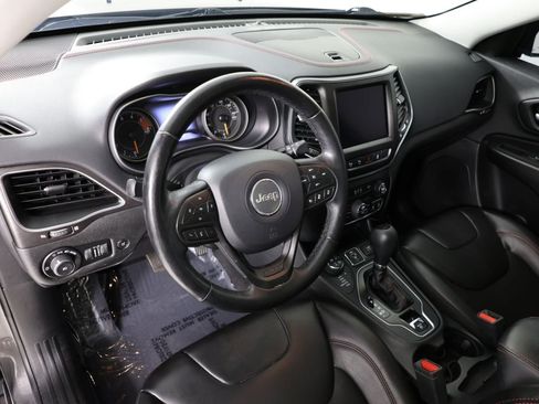 Used 2021 Jeep Cherokee Trailhawk w/ Sun, Sound & Nav Group AWD/4WD image 23
