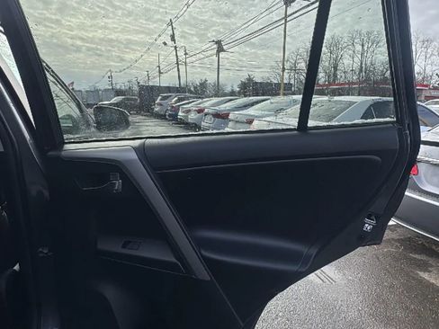 Used 2018 Toyota RAV4 XLE w/ Plus Extra Value Package image 15