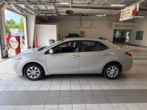Used 2016 Toyota Corolla L FWD image 4