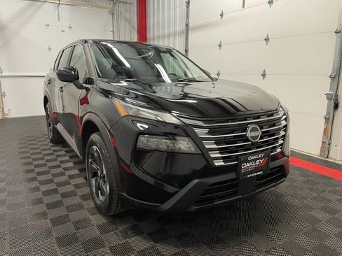 Used 2025 Nissan Rogue SV AWD/4WD image 6